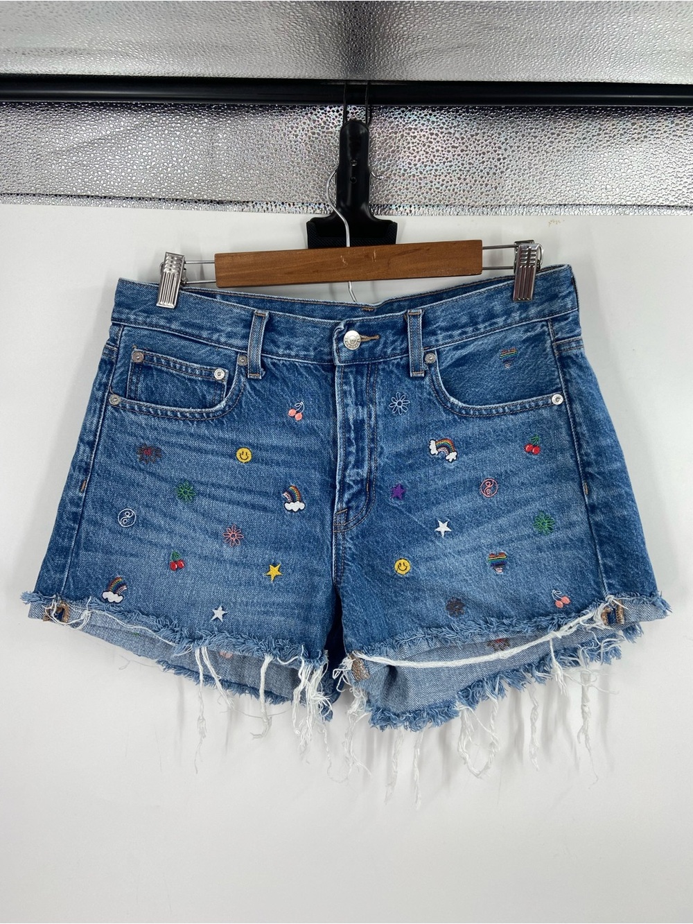 American Eagle AE 90’s Boyfriend Short Embroidered Size 8